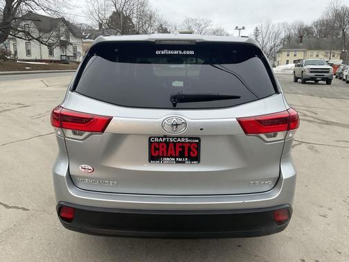 2017 Toyota Highlander SE