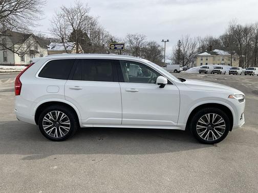 2020 Volvo XC90 T5 Momentum