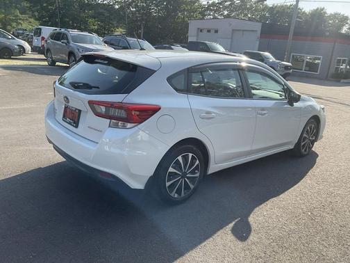 Crystal White Pearl 2023 Subaru Impreza Base
