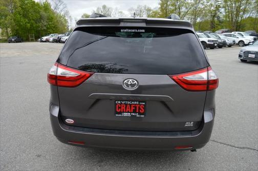 2019 Toyota Sienna XLE