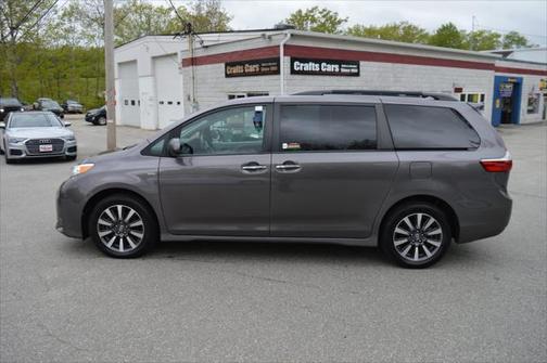 2019 Toyota Sienna XLE