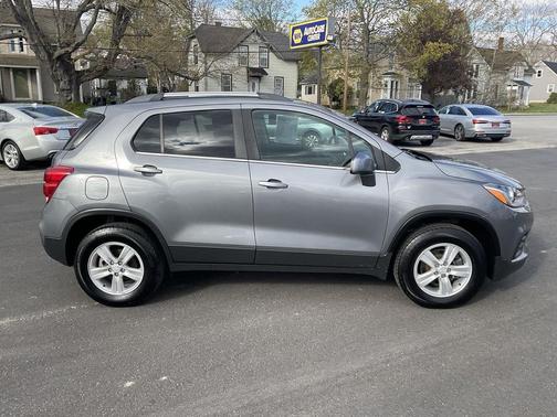 Satin Steel Metallic 2020 Chevrolet Trax LT