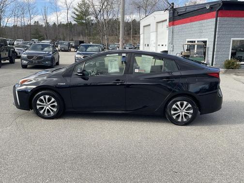 2021 Toyota Prius XLE