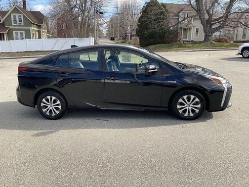 2021 Toyota Prius XLE