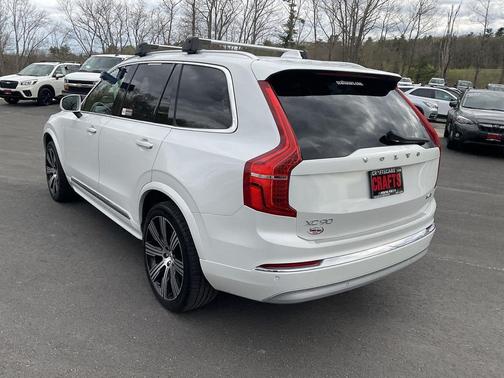 Crystal White Metallic 2022 Volvo XC90 T6 Inscription