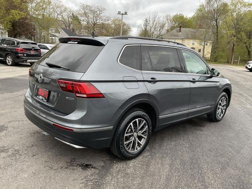 Platinum Gray Metallic 2020 Volkswagen Tiguan 2.0T SE 4MOTION