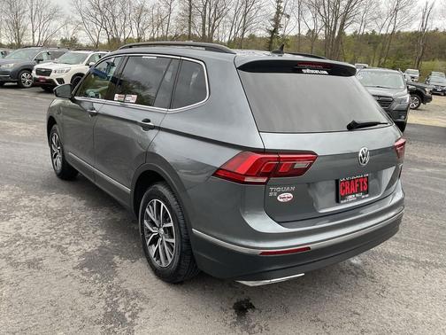 Platinum Gray Metallic 2020 Volkswagen Tiguan 2.0T SE 4MOTION