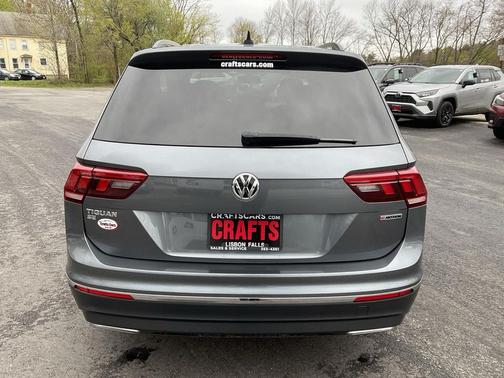 Platinum Gray Metallic 2020 Volkswagen Tiguan 2.0T SE 4MOTION