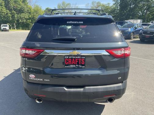 Graphite Metallic 2021 Chevrolet Traverse LT Leather