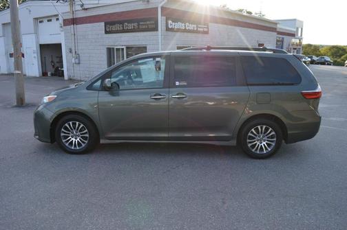 2018 Toyota Sienna XLE