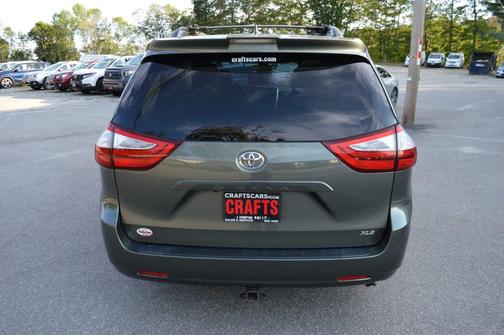 2018 Toyota Sienna XLE