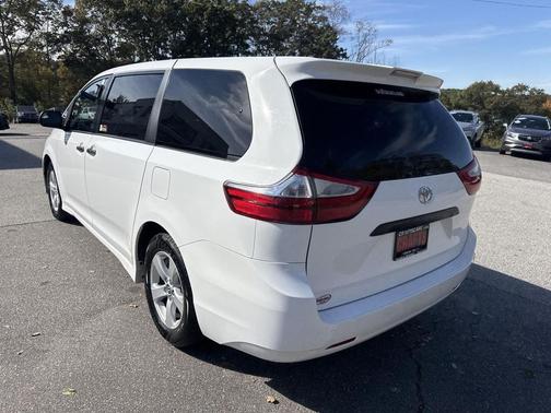 2018 Toyota Sienna SE