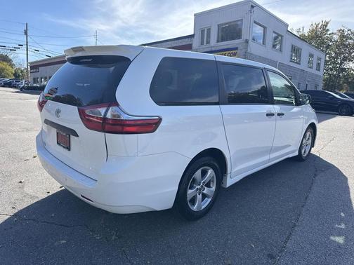2018 Toyota Sienna SE