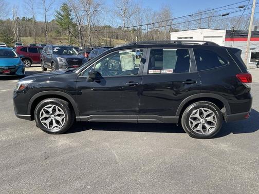 Crystal Black Silica 2021 Subaru Forester Premium