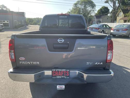 Gun Metallic 2018 Nissan Frontier SV