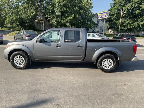Gun Metallic 2018 Nissan Frontier SV
