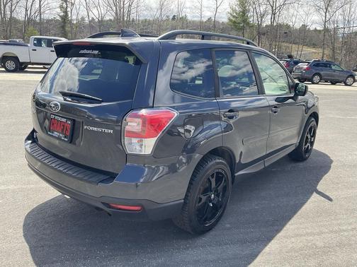 Crystal Black Silica 2018 Subaru Forester 2.5i Premium