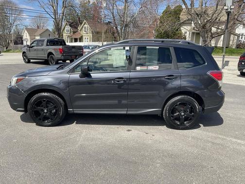 Crystal Black Silica 2018 Subaru Forester 2.5i Premium