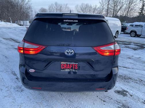 2019 Toyota Sienna SE