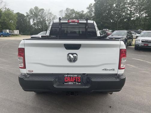 Bright White Clearcoat 2022 RAM 2500 Tradesman Crew Cab 4x4 6'4' Box