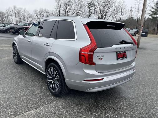 2022 Volvo XC90 T5 Momentum