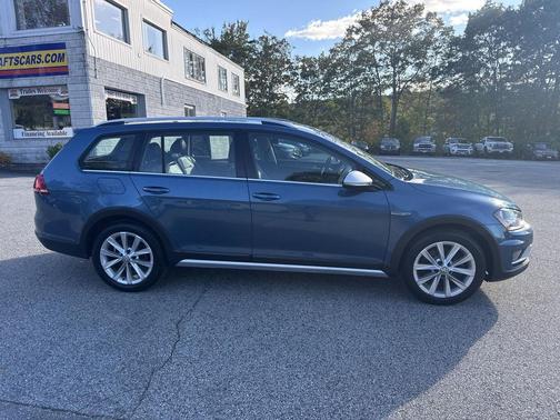 2017 Volkswagen Golf Alltrack TSI S