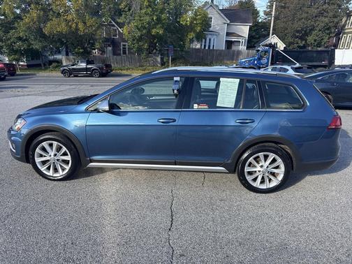 2017 Volkswagen Golf Alltrack TSI S