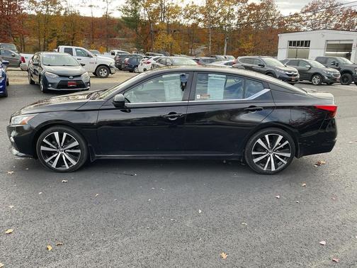 2022 Nissan Altima SR FWD