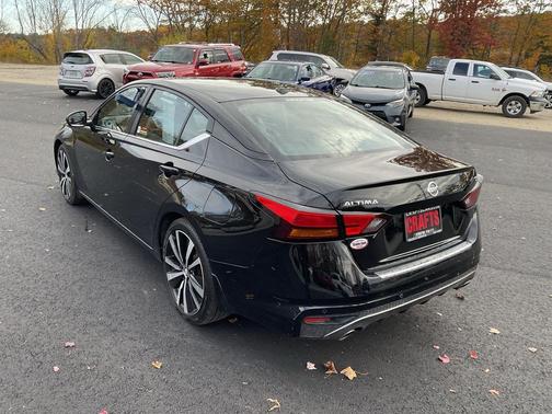 2022 Nissan Altima SR FWD