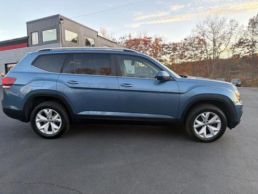 Pacific Blue Metallic 2019 Volkswagen Atlas 3.6L SE w/Technology