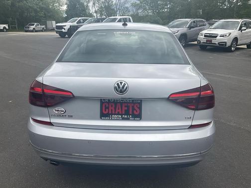 Reflex Silver Metallic 2017 Volkswagen Passat 1.8T SE w/Technology