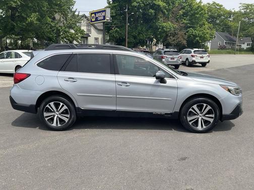 Ice Silver Metallic 2019 Subaru Outback 2.5i Limited