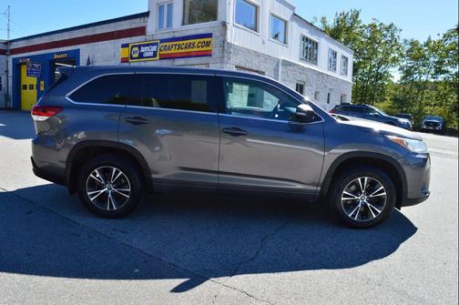 2018 Toyota Highlander LE