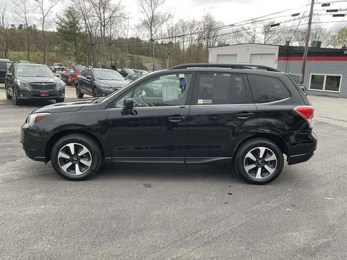 Crystal Black Silica 2017 Subaru Forester 2.5i Limited