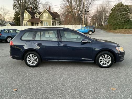 2016 Volkswagen Golf SportWagen TSI S 4-Door