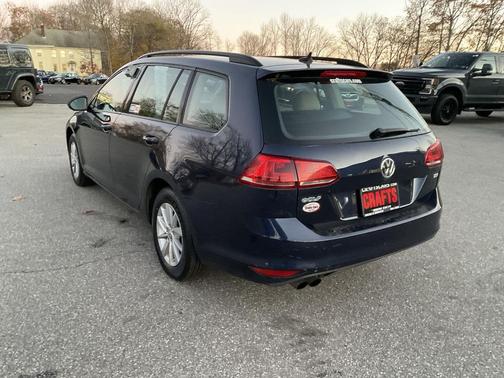 2016 Volkswagen Golf SportWagen TSI S 4-Door