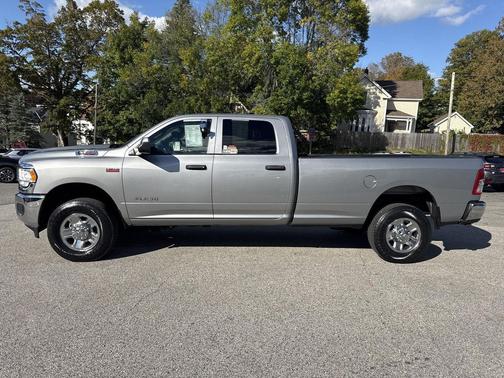 2022 RAM 2500 Tradesman Crew Cab 4x4 8' Box