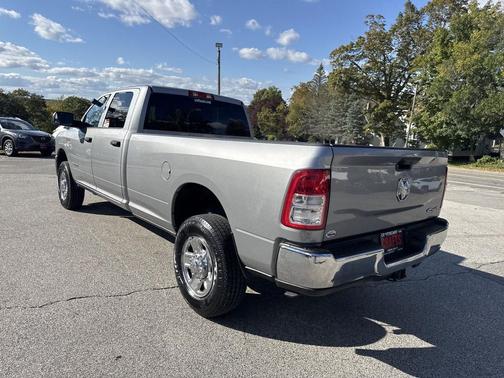 2022 RAM 2500 Tradesman Crew Cab 4x4 8' Box
