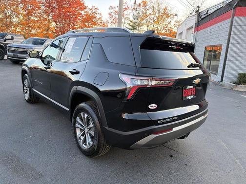Mosaic Black Metallic 2025 Chevrolet Equinox 1LT