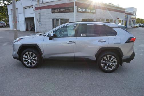 2022 Toyota RAV4 XLE Premium