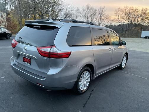 2017 Toyota Sienna XLE Premium