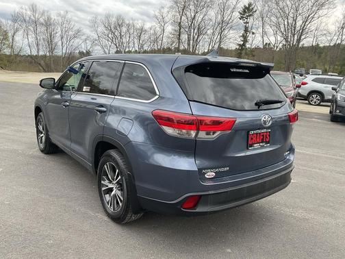 Shoreline Blue Pearl 2017 Toyota Highlander LE Plus