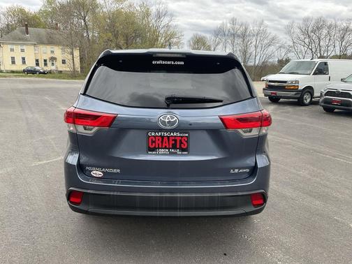 Shoreline Blue Pearl 2017 Toyota Highlander LE Plus