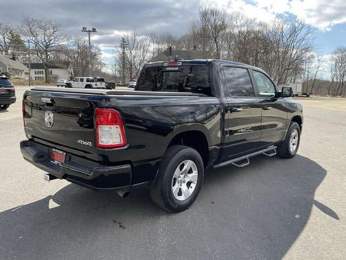 Diamond Black Crystal Pearlcoat 2019 RAM 1500 Big Horn
