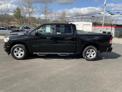 Diamond Black Crystal Pearlcoat 2019 RAM 1500 Big Horn