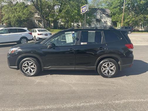 Crystal Black Silica 2019 Subaru Forester Premium