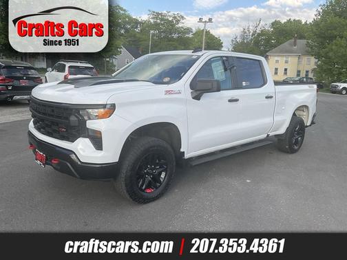 Summit White 2022 Chevrolet Silverado 1500 Custom Trail Boss