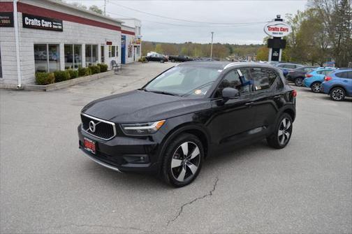 2020 Volvo XC40 T5 Momentum