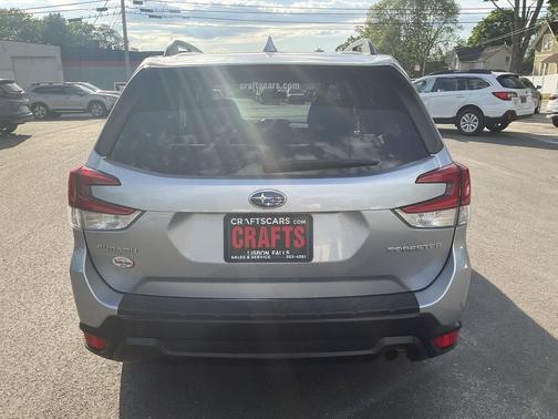 Ice Silver Metallic 2019 Subaru Forester Premium