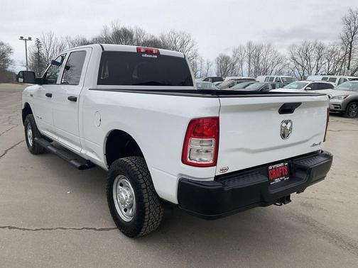 2022 RAM 2500 Tradesman Crew Cab 4x4 6'4' Box